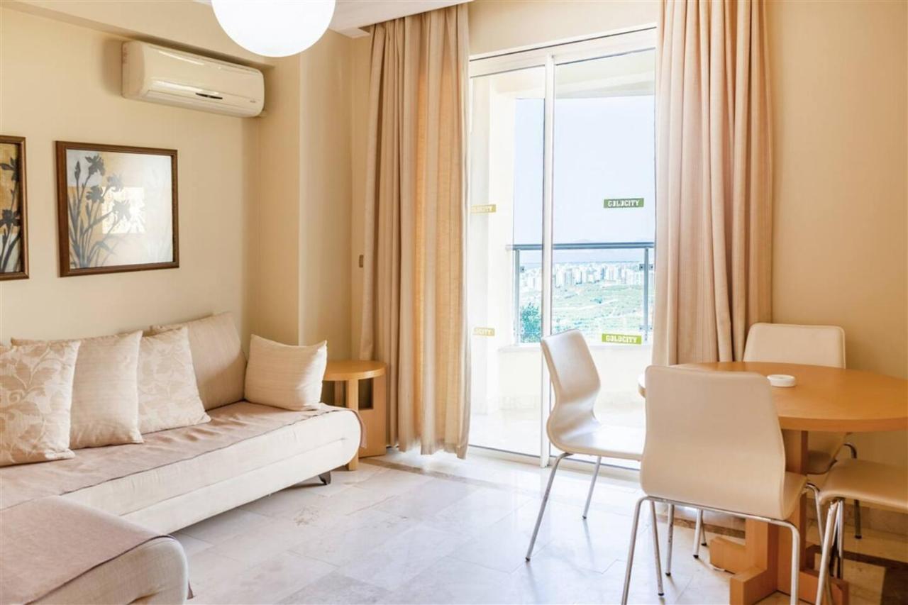 Goldcity Каргисак Екстериор снимка